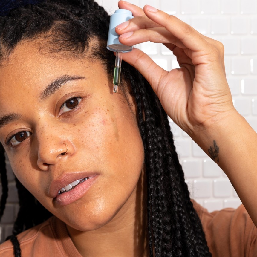 Unlocking Clear Skin: The Practical Guide to Acne Treatment with Retinol